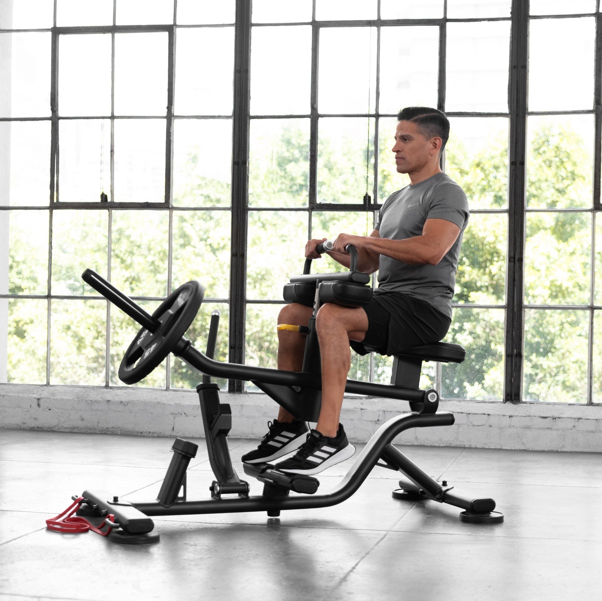Wadenmaschine kaufen – sitzend & stehend für Home Gym & Fitnessstudio | motion sports