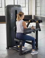 Lateral Raise Machine mit Person 